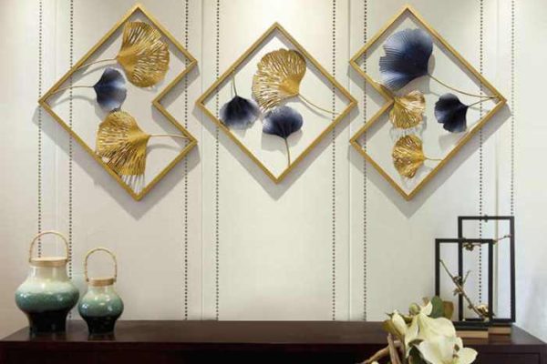 Set of wall decor