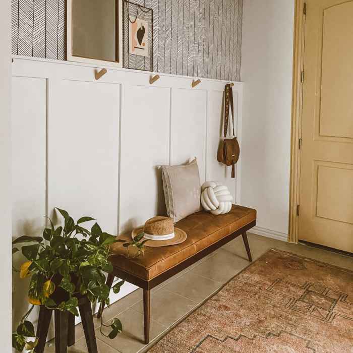 Small entry table decor ideas