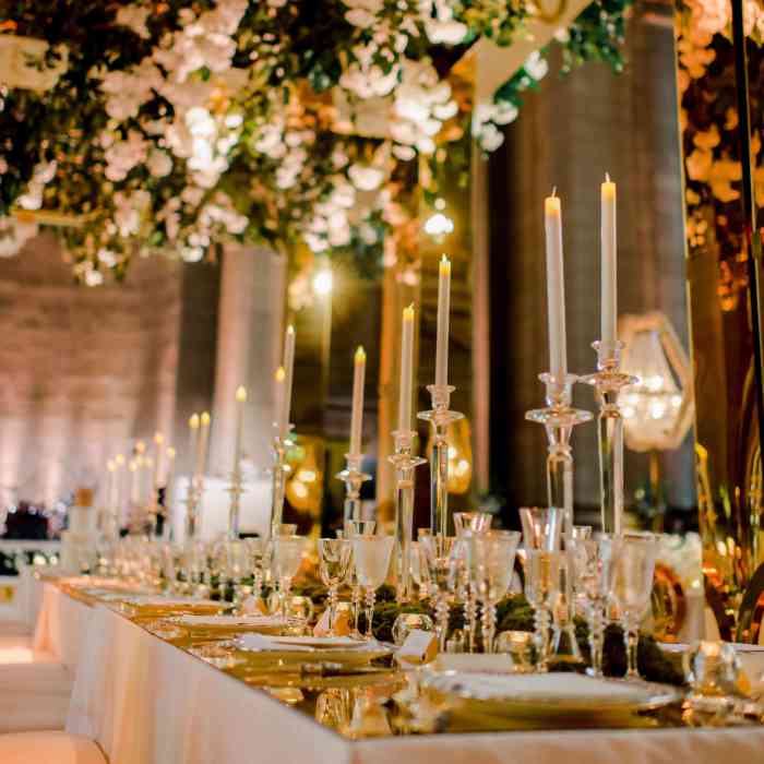 Gold table decor wedding