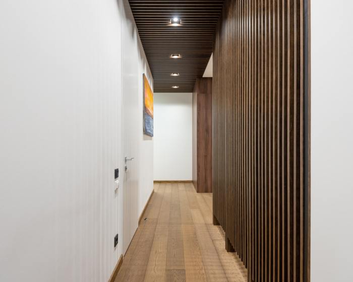 Narrow hallway wall decor