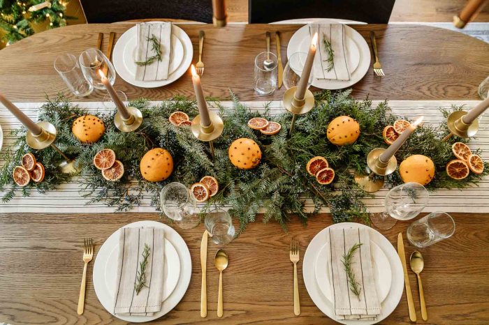 Simple christmas table decor ideas